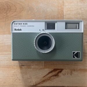 Kodak EKTAR H35 Half Frame 35 mm Film Camera